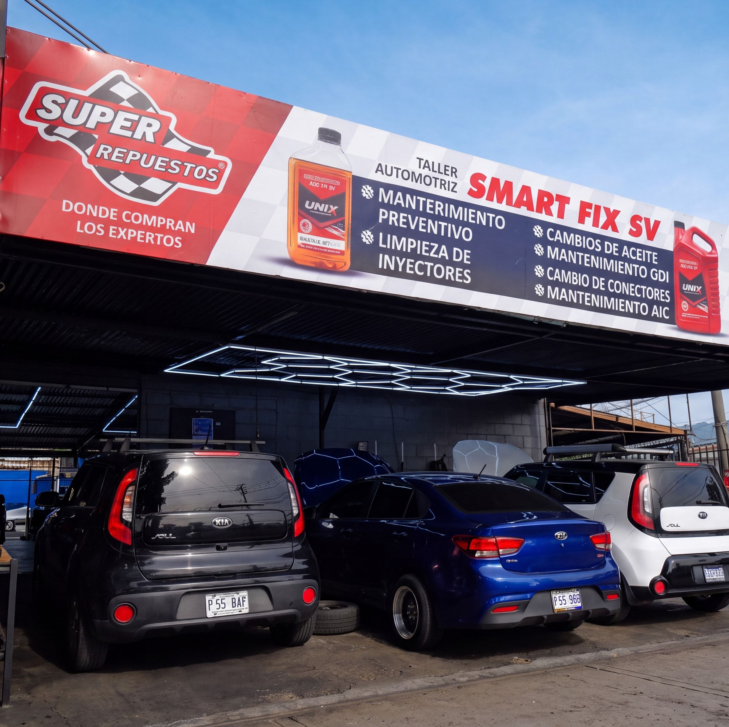 Fachada del taller Smartfix sv en Altamira