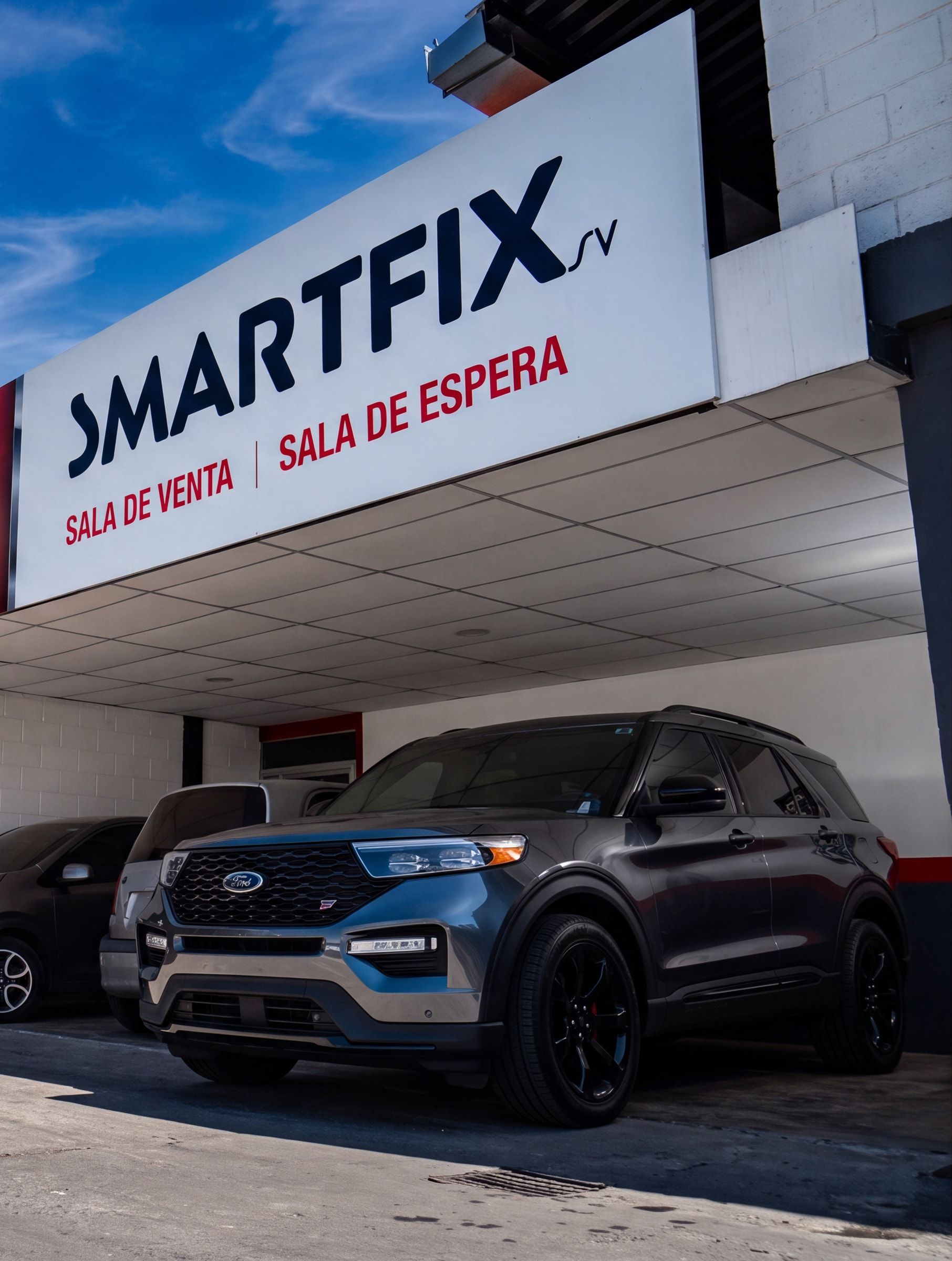 Fachada del taller Smartfix sv en Santa Tecla